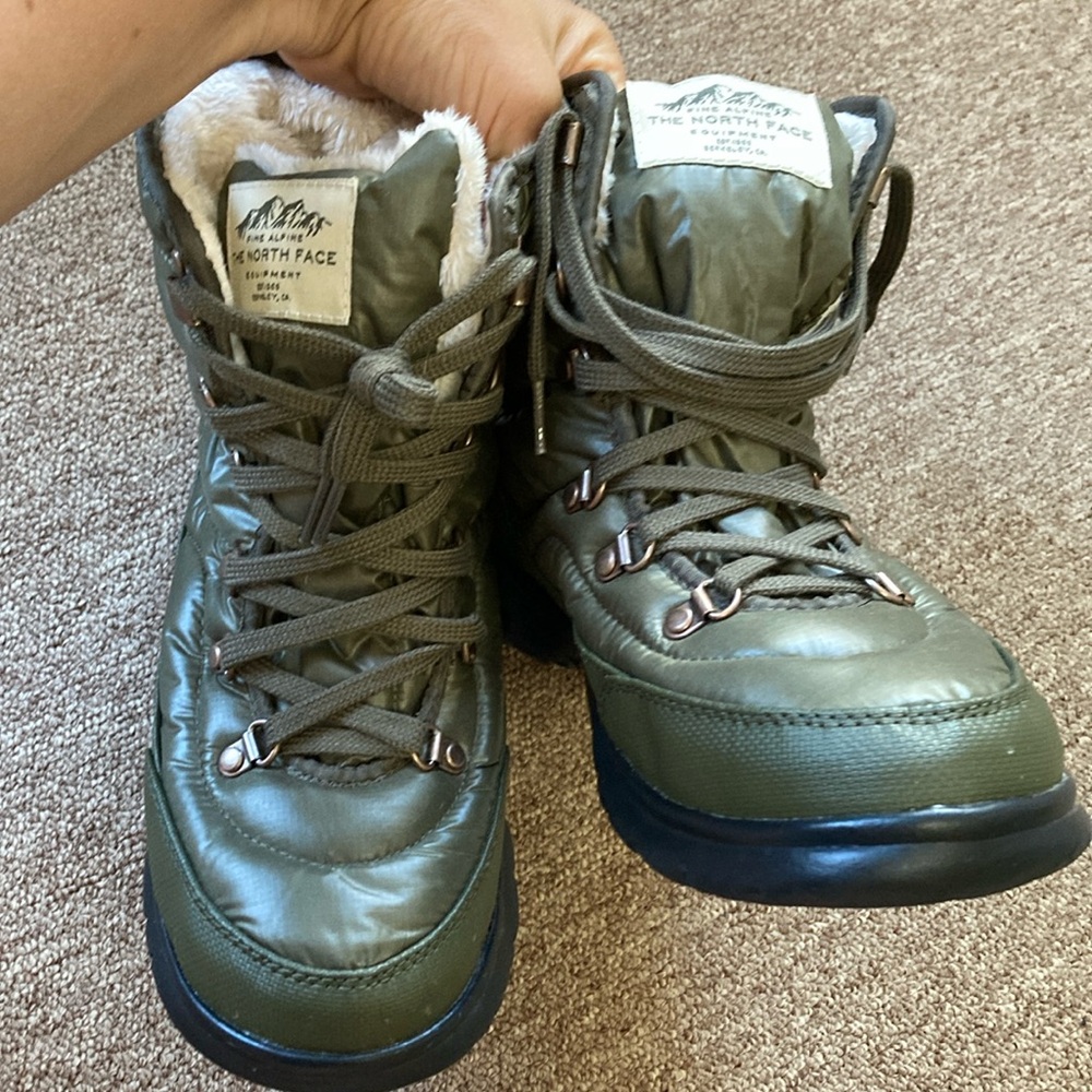For Sharon: The North Face Green Winter Boots - Picture 5 of 9